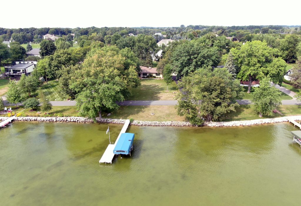 lake house for rent in oconomowoc
